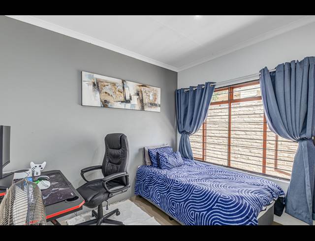 3 BEDROOM CLUSTER FOR SALE IN SUNDOWNER